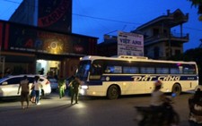 Đột kích quán karaoke Long Quy, tạm giữ cả chục 