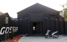 Công an đột kích Gossip Club, tạm giữ hơn trăm 