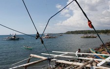 Philippines tức giận việc tàu Trung Quốc dày đặc ở Scarborough