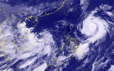 Áp thấp cách bờ 300km, kiểm soát chặt chẽ tàu thuyền