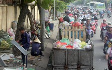 Đường phố Sài gòn thành nơi gom rác mơ ngọc gì nổi