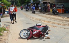 Người dân đuổi bắt tài xế taxi nghi gây tai nạn rồi bỏ chạy