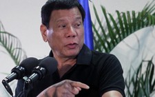 Tổng thống Duterte lại gây sốc, ví mình như Hitler