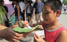 Cốm Mễ Trì mở hội