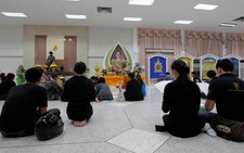 Buổi sáng đầu tiên người Thái không còn Quốc vương Bhumibol