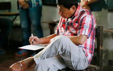 Nhật lo ông Duterte nhai kẹo cao su trước mặt Nhật hoàng