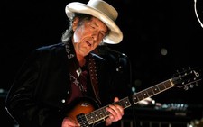 ​Nghệ sĩ Bob Dylan: Giải Nobel làm tôi 