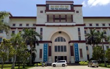 Sinh viên xin chuyển trường, giảng viên nghỉ việc