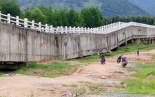 Cầu máng sông Dinh 3 sập do thiết kế, thi công