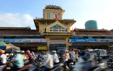 Chợ tạm Bình Tây chật chội, tiểu thương lo ế ẩm
