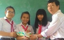 Tranh em vẽ xấu thầy vẫn nhận hả thầy?