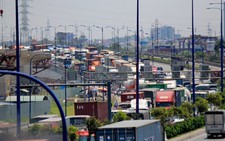 TP.HCM đầu tư bến cảng thủy để “giải cứu” đường bộ quá tải