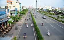 Đường thoáng, giảm tốc độ làm gì?