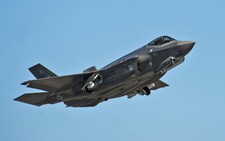 Ông Trump đòi cắt giảm chi phí chương trình chiến đấu cơ F-35