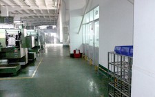 Hai công nhân rút kéo đâm nhau ngay  công ty, 1 người chết