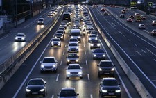​Madrid cấm ôtô cá nhân theo ngày để tránh ô nhiễm không khí