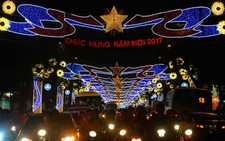 Sài Gòn lung linh sắc màu chào đón năm mới 2017