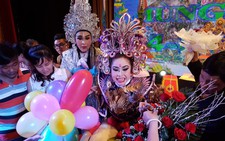 Sống lại tình yêu cải lương tuồng cổ qua Vang bóng một thời