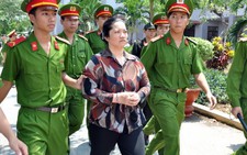 Vợ bí thư xã giết chủ nợ thoát án tử nhờ luật mới