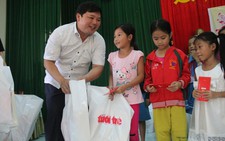 ​Xuân yêu thương đến với vùng rốn lũ Nghĩa Hành