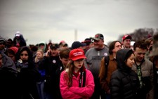 Nón Trump đến từ... Trung Quốc, Việt Nam