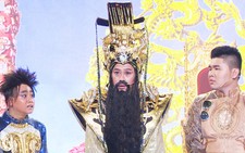 Hoài Linh mang mặt nạ nhận 92 tỉ trong Táo quân HTV