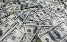 Cậu bé Mỹ 7 tuổi trả lại một túi tiền nhặt được