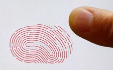 Trung Quốc lấy dấu vân tay khách nước ngoài
