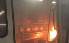 Đoàn tàu ở Hong Kong bị ném bom xăng, 15 người bị thương