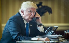 Ông Trump ‘tấn công hạt nhân’ ông Putin