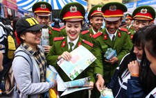 Háo hức chờ đưa học sinh về dự Ngày hội tư vấn tuyển sinh