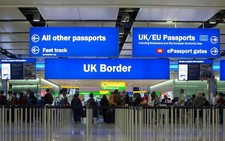 ​Brexit khiến số lượng người nhập cư vào Anh giảm mạnh