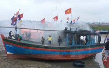 ​Cháy tàu cá tại Nghệ An