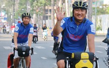 Sinh viên đạp xe xuyên Việt để “Xin lỗi Việt Nam”