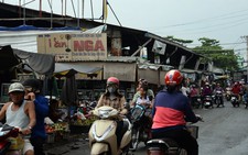 'Không được đẩy đuổi người bán hàng rong'