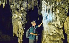 Có nên thi hoa hậu ở động Thiên Đường?