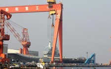 ​Trung Quốc hạ thủy tàu sân bay tự đóng đầu tiên