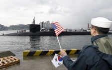 Ông Trump nói vấn đề Triều Tiên quan trọng hơn thương mại 