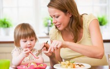 ​Phòng bệnh cho trẻ vào mùa nắng nóng
