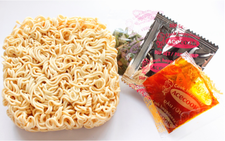 ​“Tận mục sở thị” quy trình làm mì ăn liền