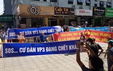 ​Căng băng rôn phản đối chủ đầu tư vì… khát nước sạch
