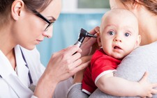 ​Viêm tai giữa ở trẻ - bệnh nguy hiểm khó lường