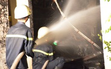 ​Hỏa hoạn thiêu rụi tiệm sửa xe ngay trung tâm Sài Gòn