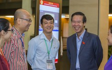 Báo chí phải vượt qua 