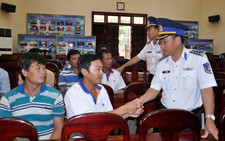 Cứu sống 12 ngư dân bị tàu nước ngoài đâm chìm