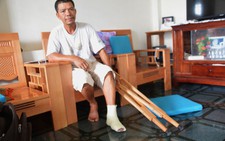 Đình chỉ công tác 2 cán bộ đánh người bán chè gãy xương