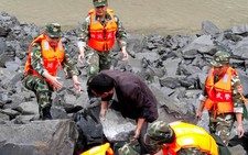 Trung Quốc dốc toàn lực cứu hộ lở đất, tìm thấy sáu thi thể