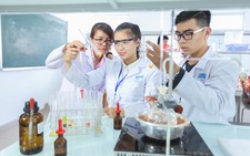 ​Nhà thuốc, bệnh viện - “giảng đường” đặc biệt của sinh viên ngành dược HUTECH