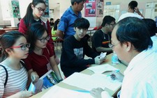 Nhiều trường tốp trên nhận hồ sơ bằng điểm sàn