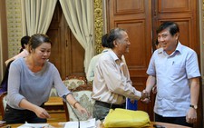 Chủ tịch TP.HCM chờ dân gần 1 giờ để giải quyết khiếu nại​